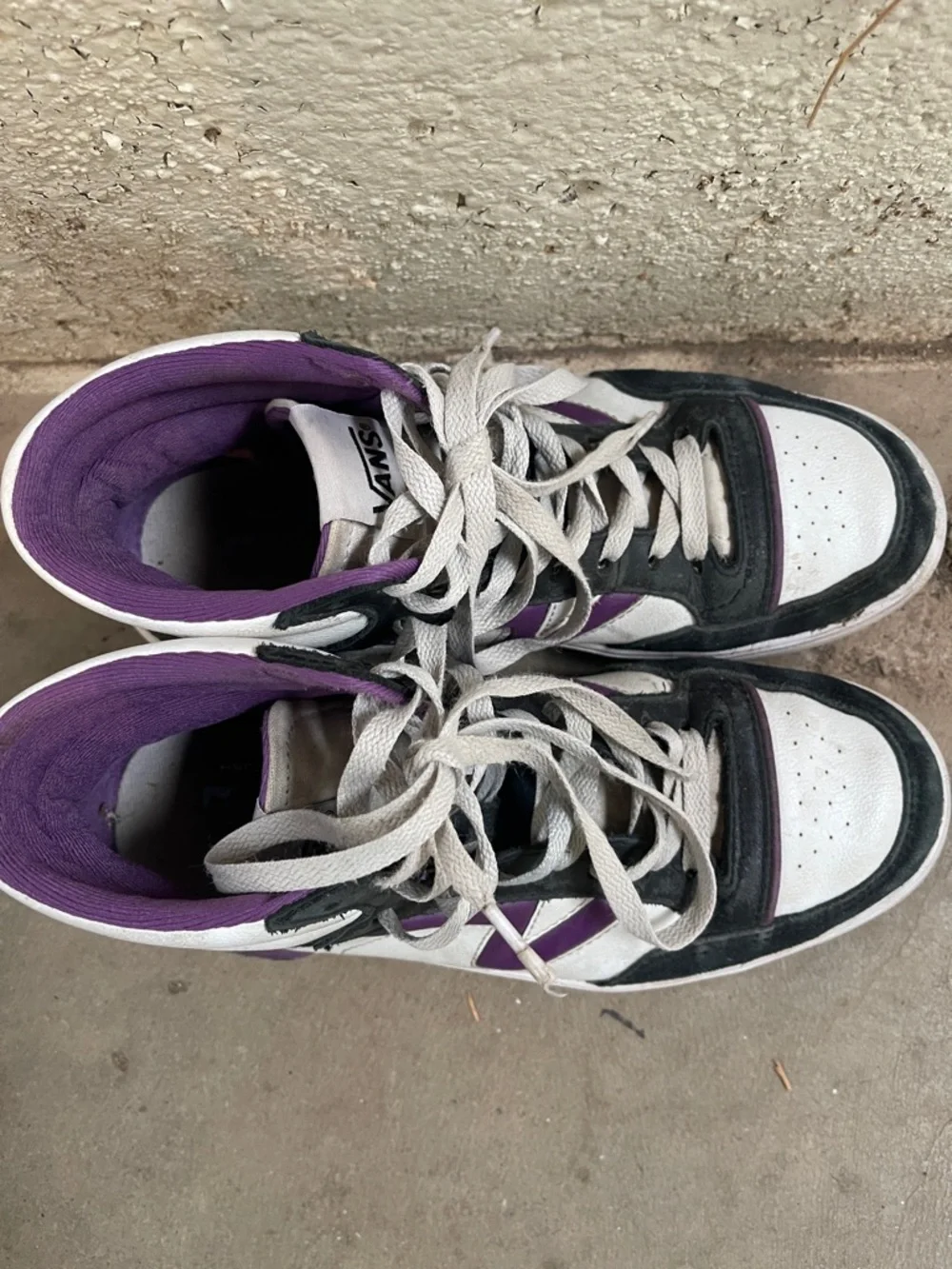 Vans Sneakers Sz 8.5 Women’s - Picture 2 of 5